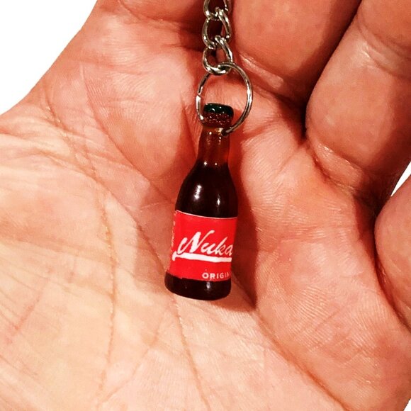 Fallout 4 Nuka Cola Bottle Keychain - 3.5inch Gaming Keychain - Picture 8 of 12